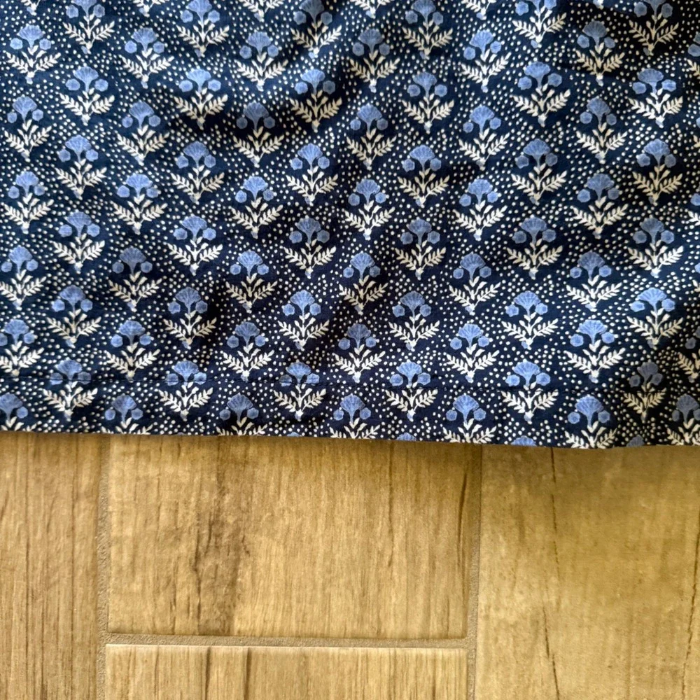 Voloshin Blue Floral Block Print Boxy Crop Top Womens Large L Short Sleeve - Picture 2 of 9